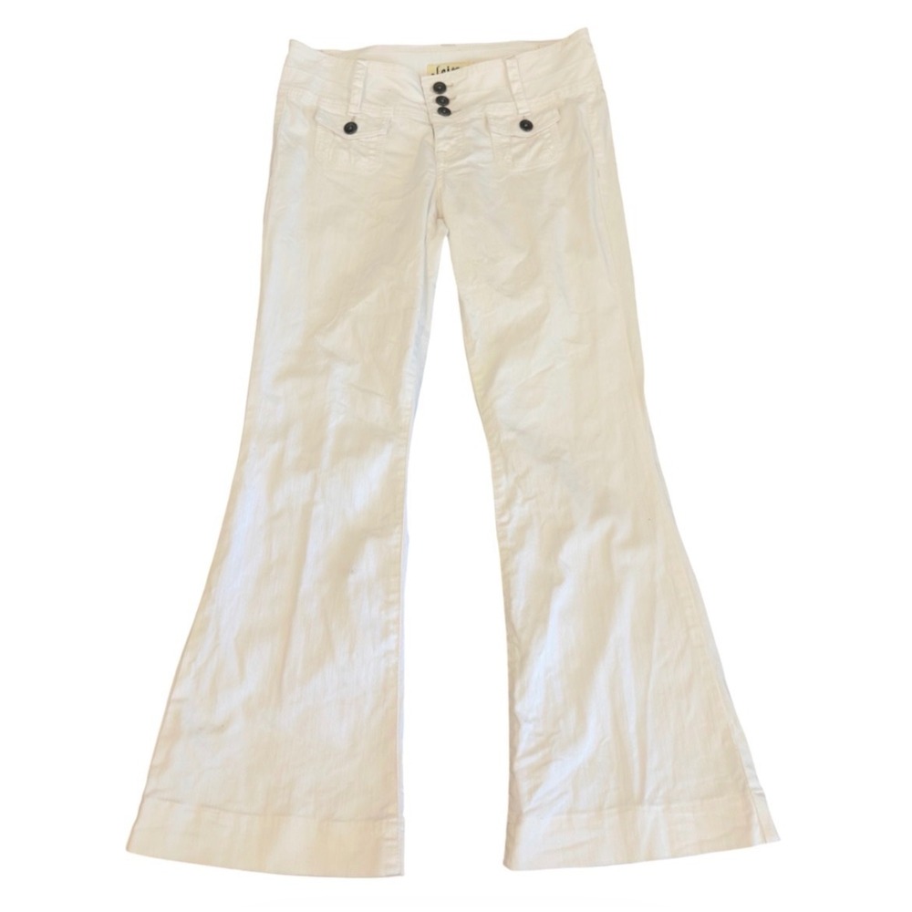 LEI Ashley Trouble White Low Rise Flare Jeans Women Size 9 Triple Button Y2K